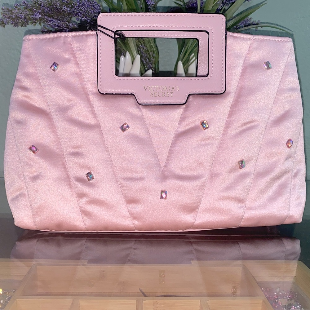 Glam clutch